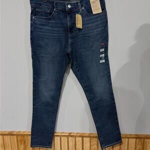 NWT Levi’s 311 Shaping Skinny Jeans Stellar Stretch Dark Wash 31x28